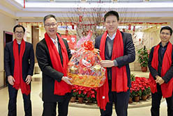 擊鼓催征擔(dān)使命，奮楫爭(zhēng)先啟新程